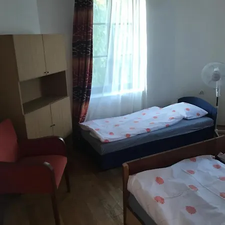 The Ugly Red Hostel Siofok